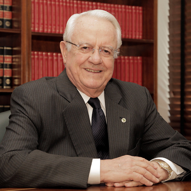 Carlos Mário da Silva Velloso